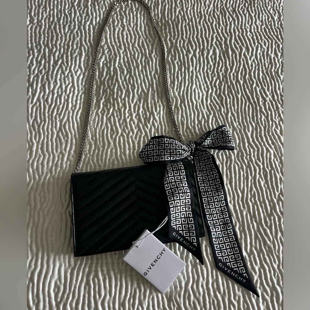 New Givenchy Black & White 4G Silk neck Scarf twilly hair Ribbon - Picture 8 of 8